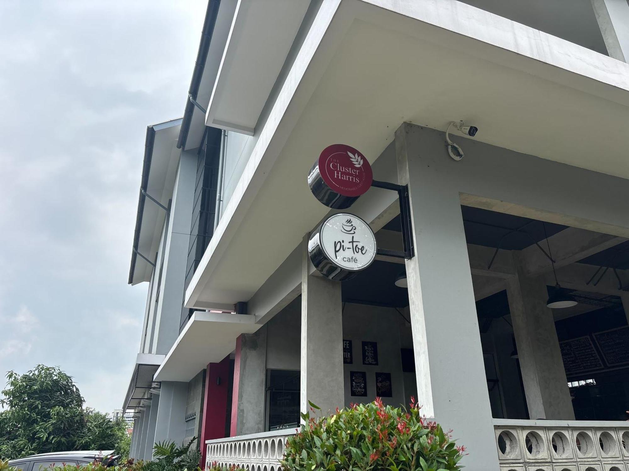 The Cluster Harris Bed & Breakfast Cimahi Екстериор снимка